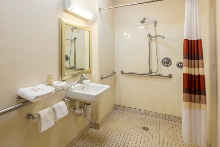 Room 16 of 25