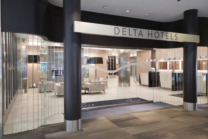 Delta Hotels by Marriott Edmonton Centre Suites