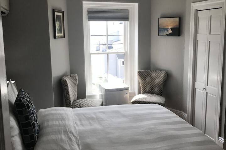 Room 17 of 65
