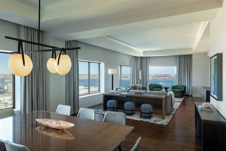 Renaissance Boston Seaport District