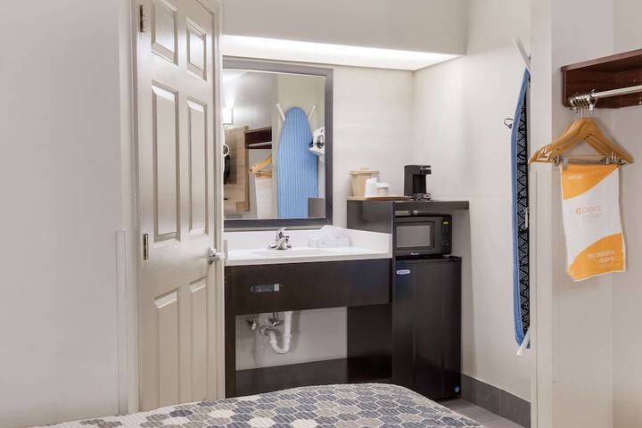 Room 10 of 22
