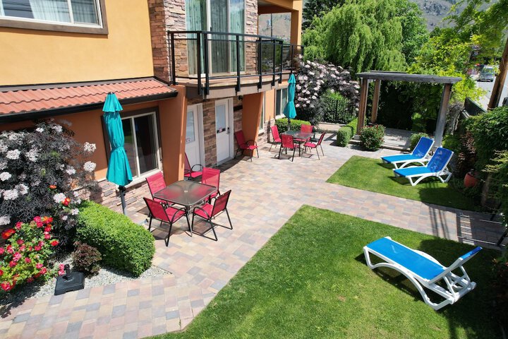 Sahara Courtyard Inn