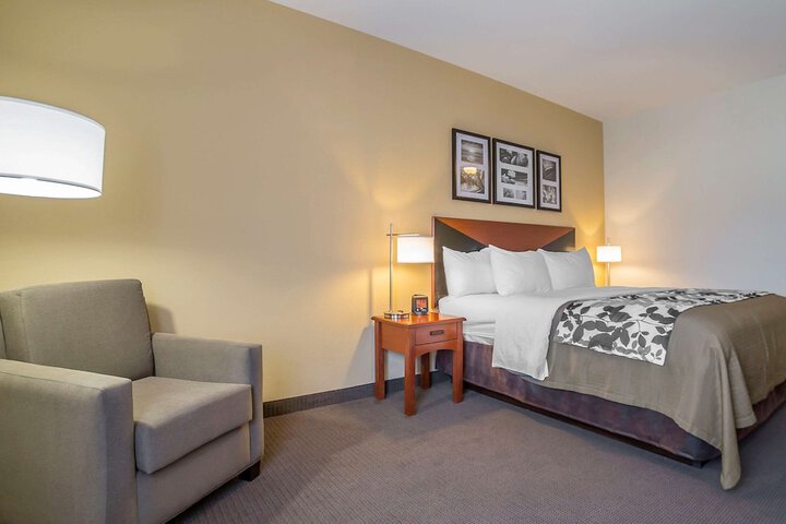 Room 21 of 33