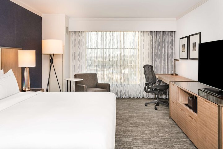 Hilton Columbus / Polaris