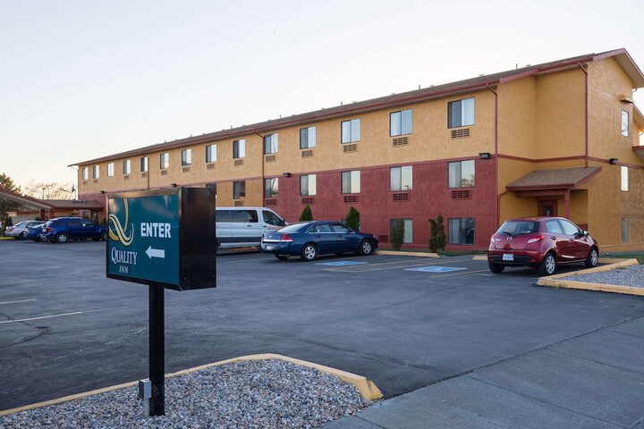 Hotel 2 of 32