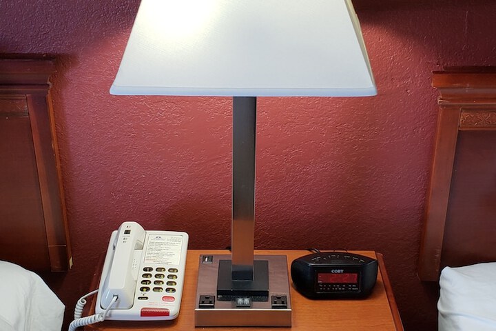 Room 8 of 25