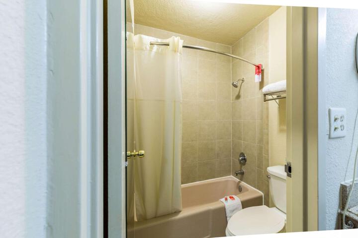 Econo Lodge Baytown