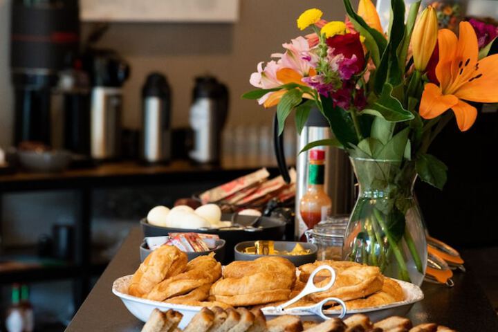 Breakfast/Coffee Service 47 of 62