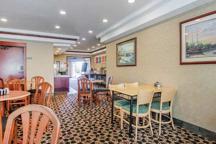 Comfort Inn & Suites Lincoln City