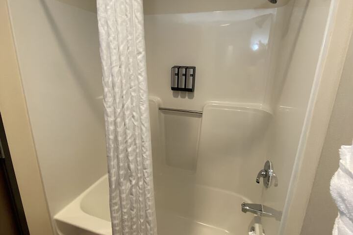 Room 32 of 39