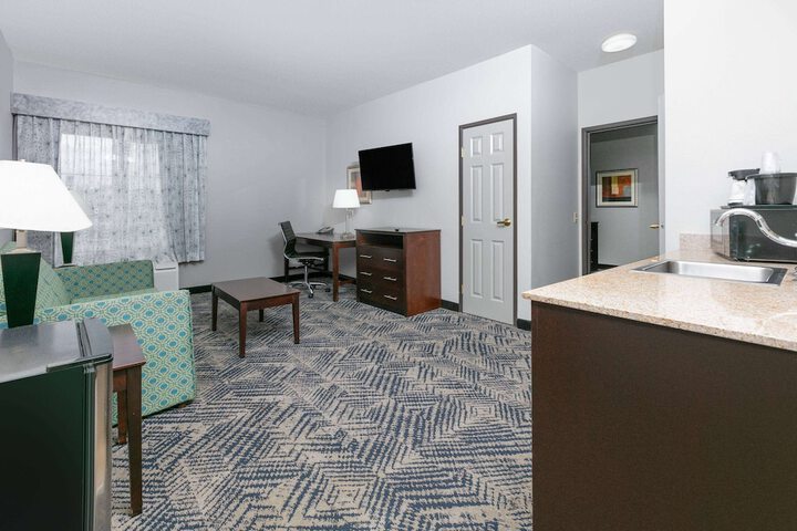 Room 25 of 46
