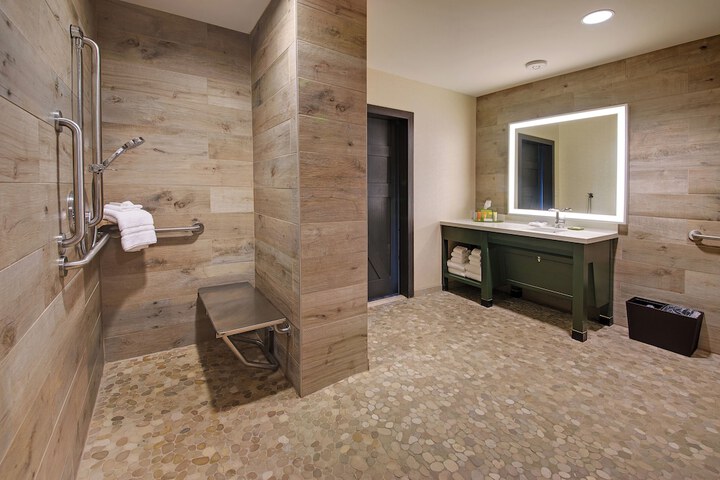 Hotel Indigo Traverse City by IHG
