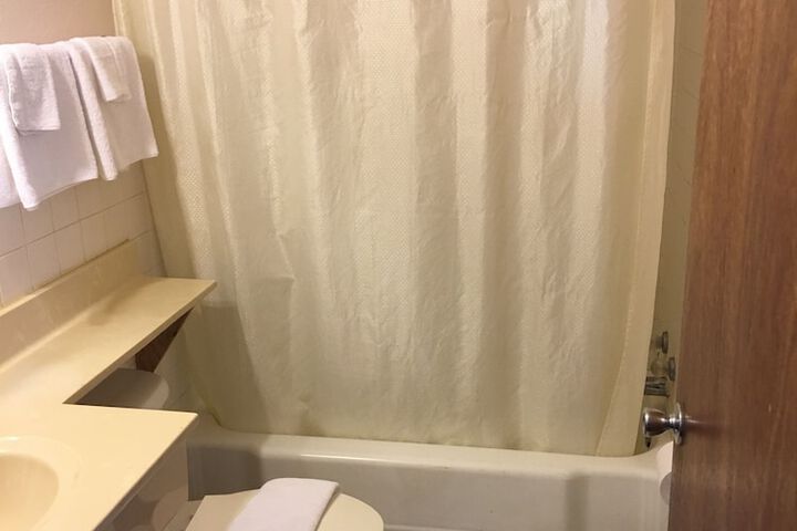 Room 40 of 80
