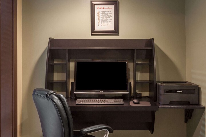 Business Center 23 of 23