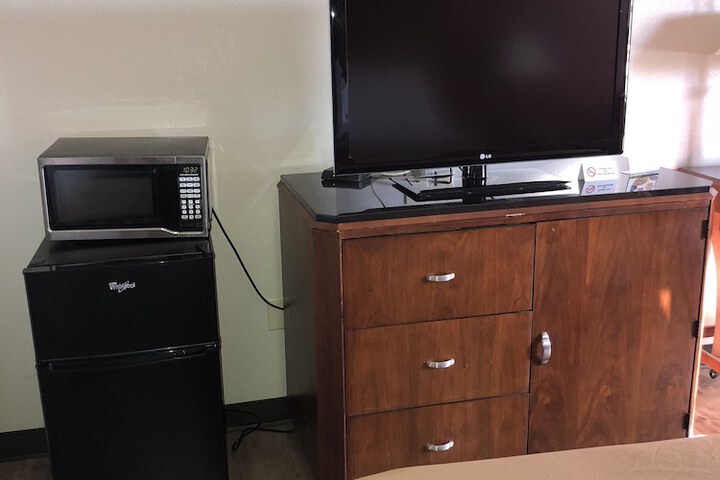 Room 16 of 35