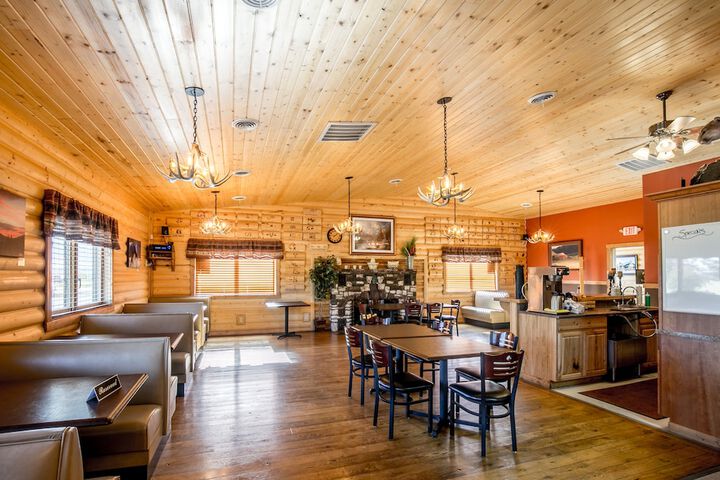 Sportsmans Lodge