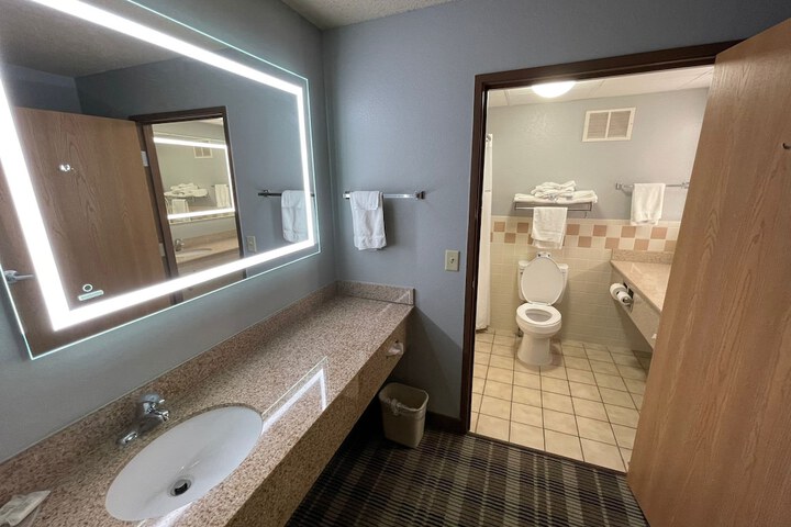 Room 65 of 111