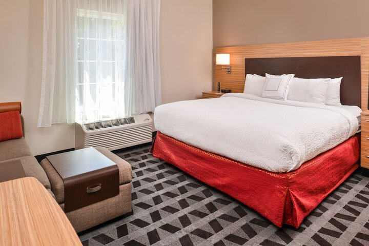 Room 28 of 37