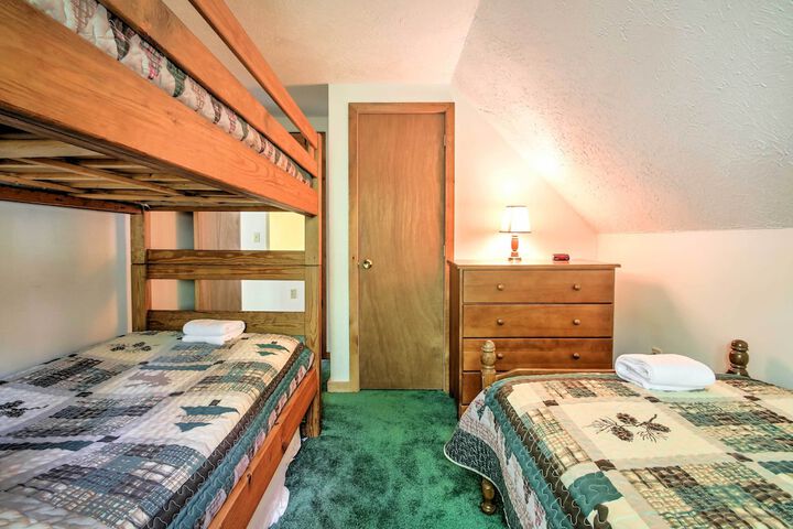 Cozy Bartlett Townhome 3 Mi to Attitash Mountain