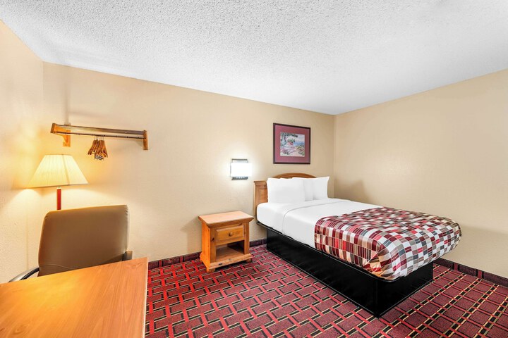 Room 20 of 29