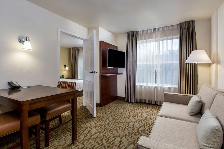 Room 28 of 43