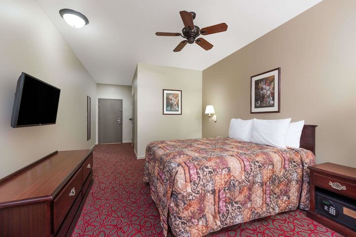 Room 11 of 15