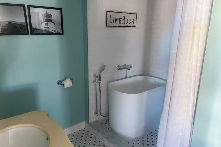 LimeRock Inn