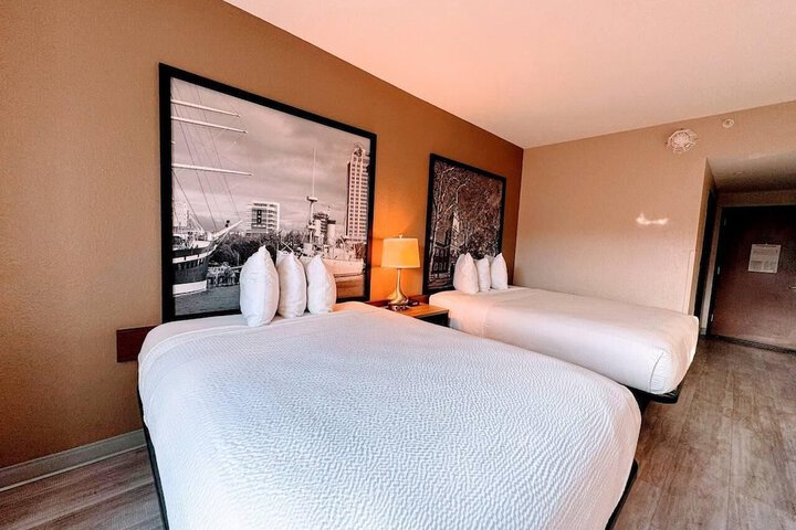 Super 8 by Wyndham Pennsville / Wilmington