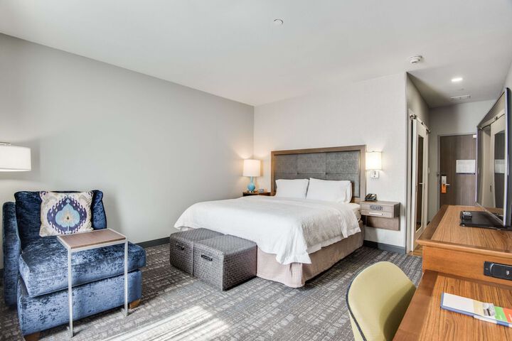 Hampton Inn & Suites Dallas / Ft. Worth Airport South