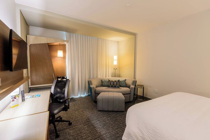 Courtyard by Marriott Lake Jackson