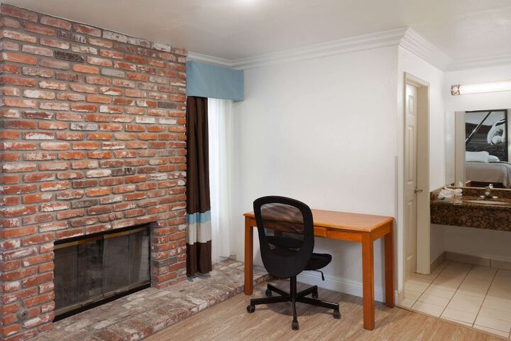 Room 19 of 26
