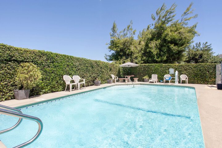 Super 8 by Wyndham Selma / Fresno Area