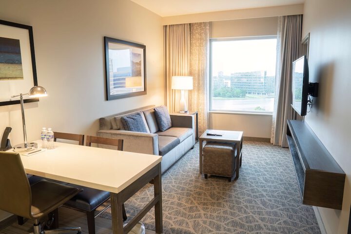 Embassy Suites by Hilton The Woodlands at Hughes Landing