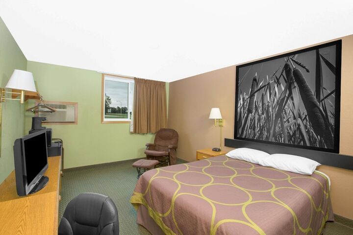 Room 11 of 15