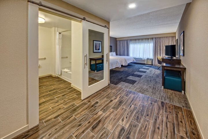 Room 26 of 49