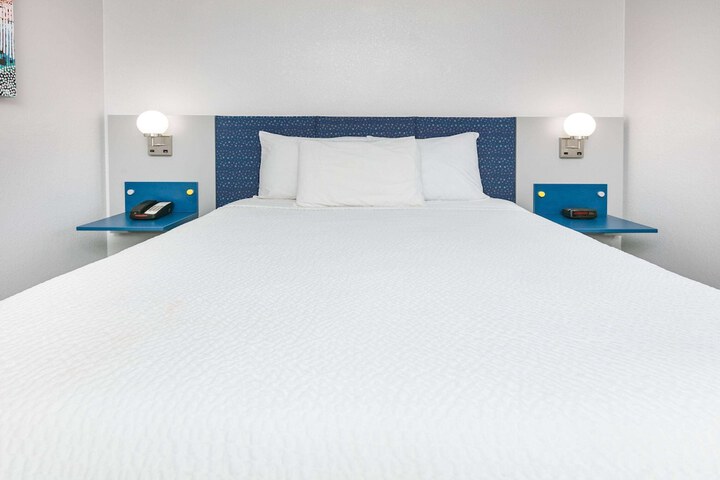 Room 20 of 34