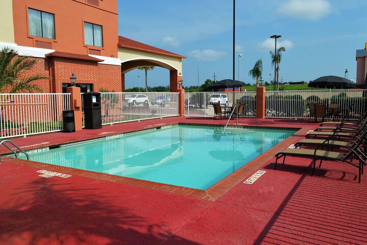 Pool 4 of 21