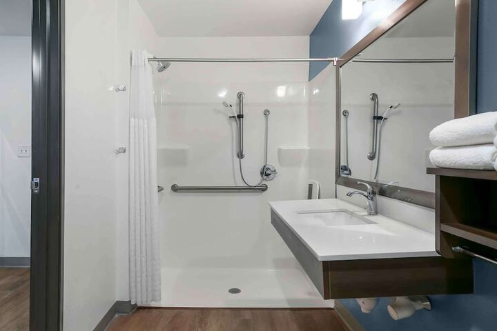 Room 14 of 24