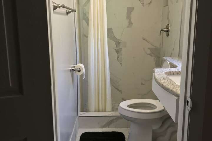Room 28 of 33