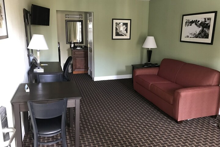 Room 17 of 25