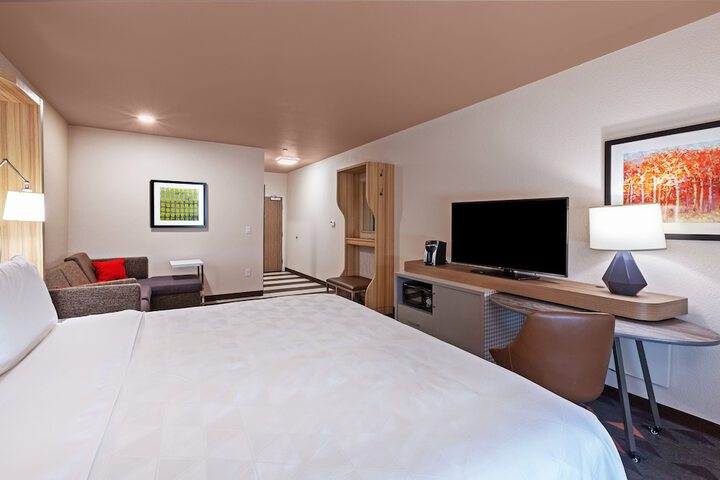 Room 18 of 35