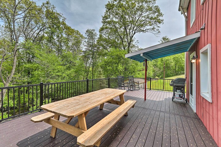 The Millersburg Mountain House Getaway w / Gazebo!
