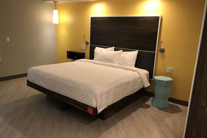 Room 15 of 34