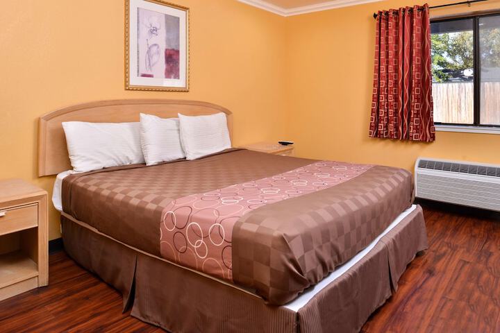 Room 26 of 31