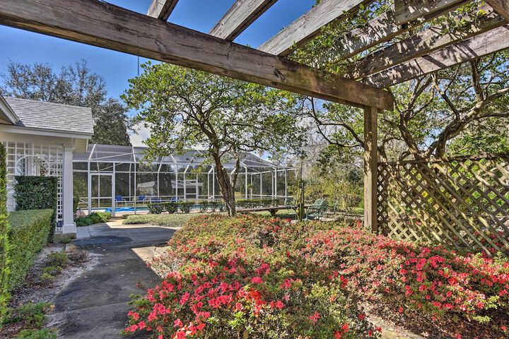 Cottage w / Private Pool - Walk to Lake Wales!