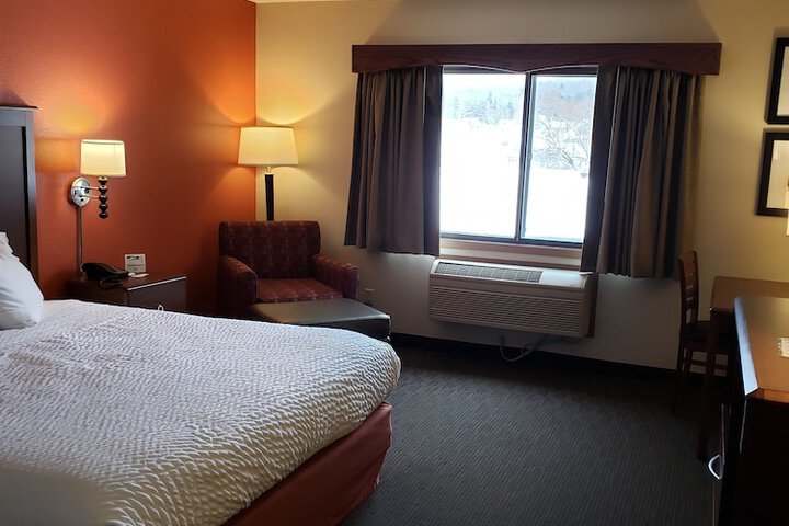 AmericInn by Wyndham Iron River
