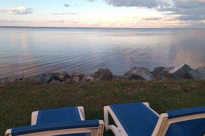 Sundeck 53 of 64