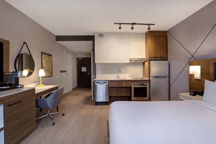 Room 34 of 67