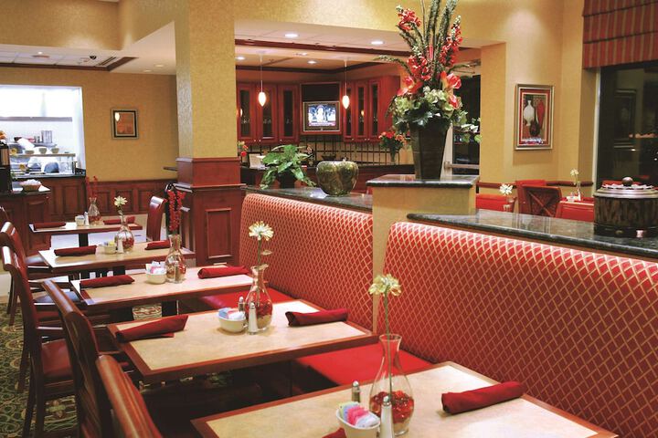 Dining 55 of 72