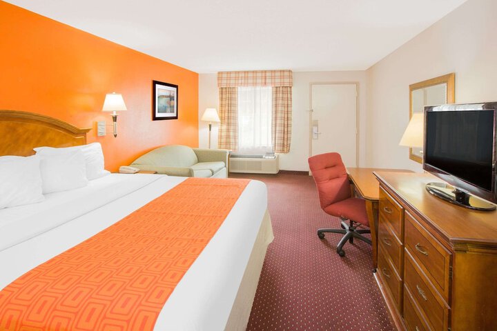 Room 14 of 23
